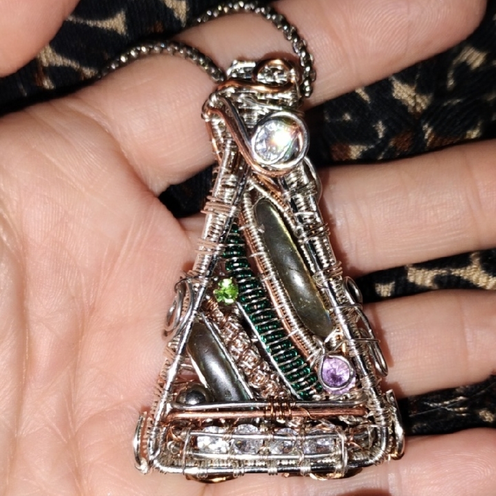 Handcrafted Silvertone and Labradorite Pendant Necklace